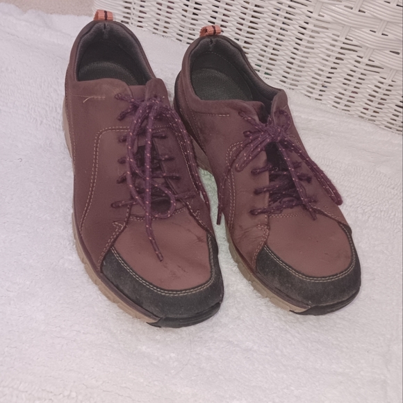 Clarks~Wavewalk Waterproof Leather Plum Walking Shoes Sneakers - Picture 2 of 15